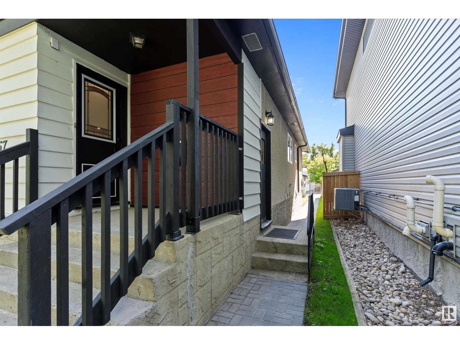 Photo 12 of 10157 145 St Nw Nw, Edmonton AB
