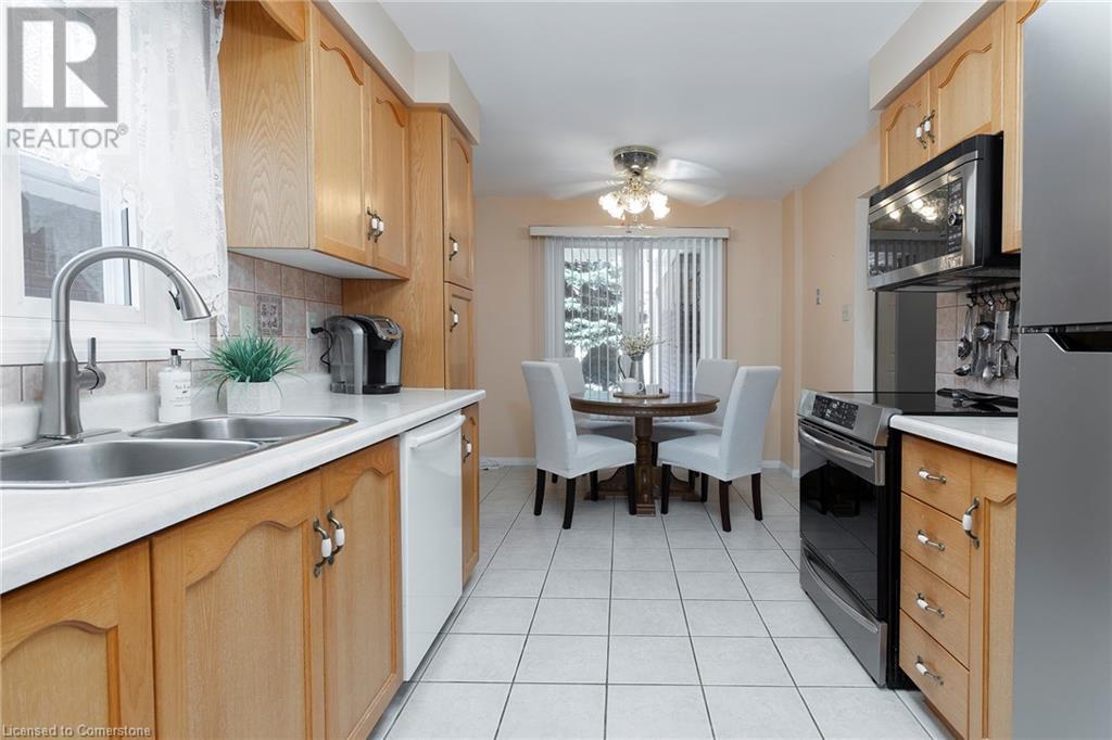 Photo 11 of 50 Ossington Drive, Hamilton ON