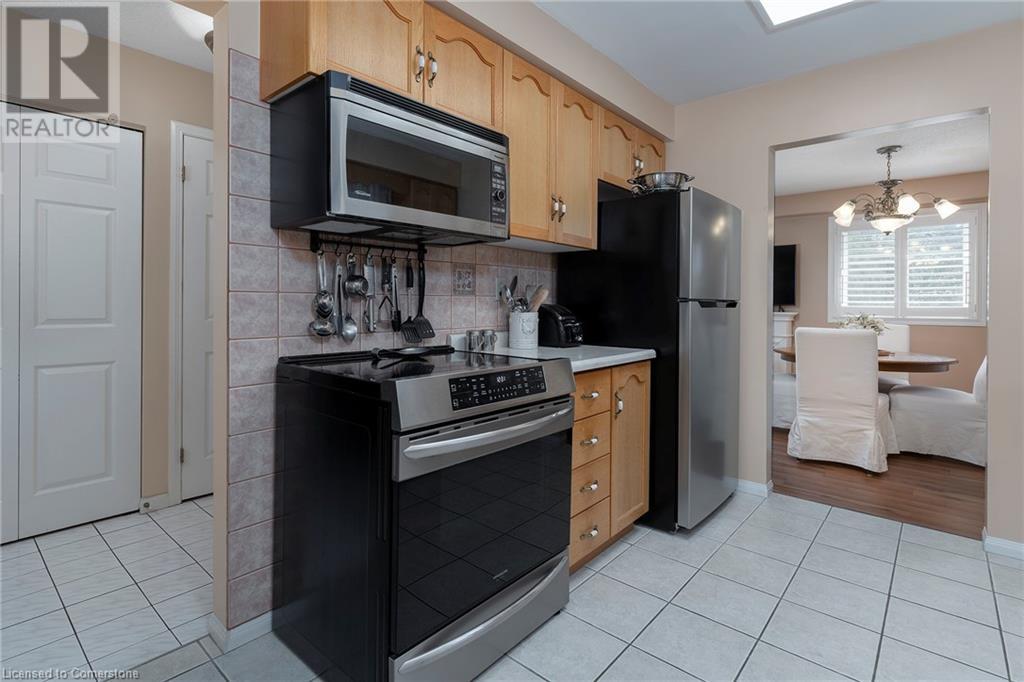 Photo 12 of 50 Ossington Drive, Hamilton ON