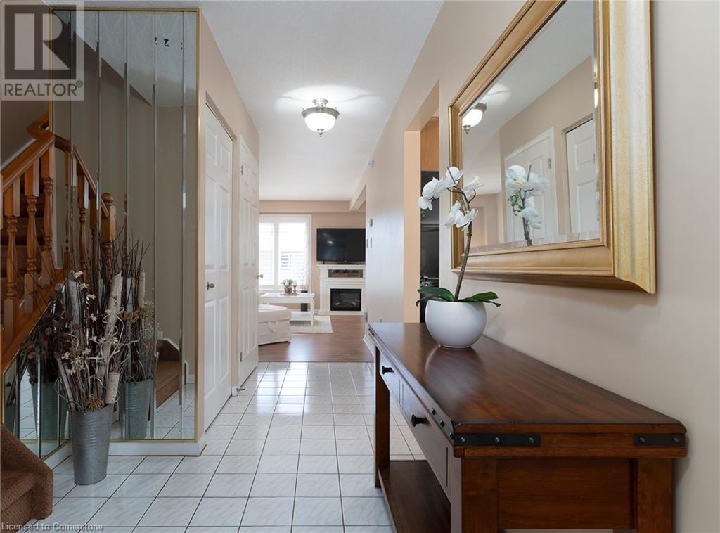 Photo 5 of 50 Ossington Drive, Hamilton ON