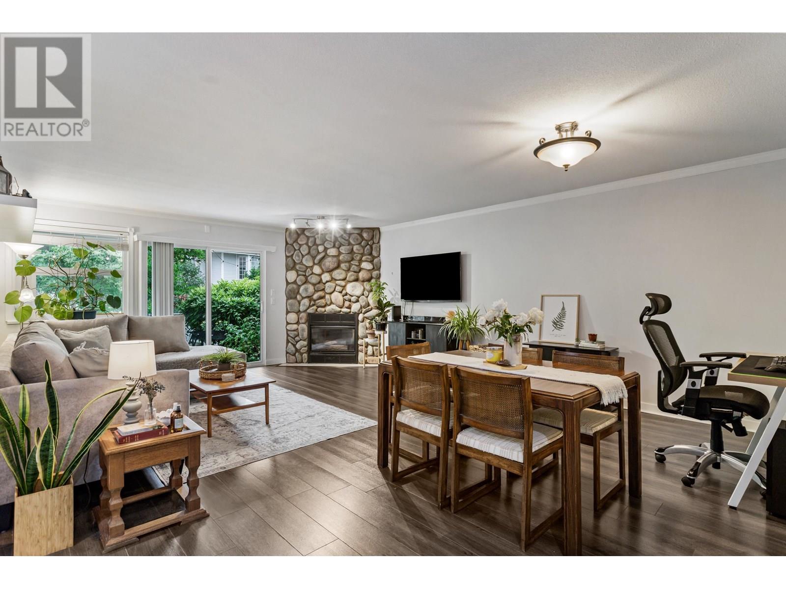 Photo 3 of 31 12071 232 B Street, Maple Ridge BC
