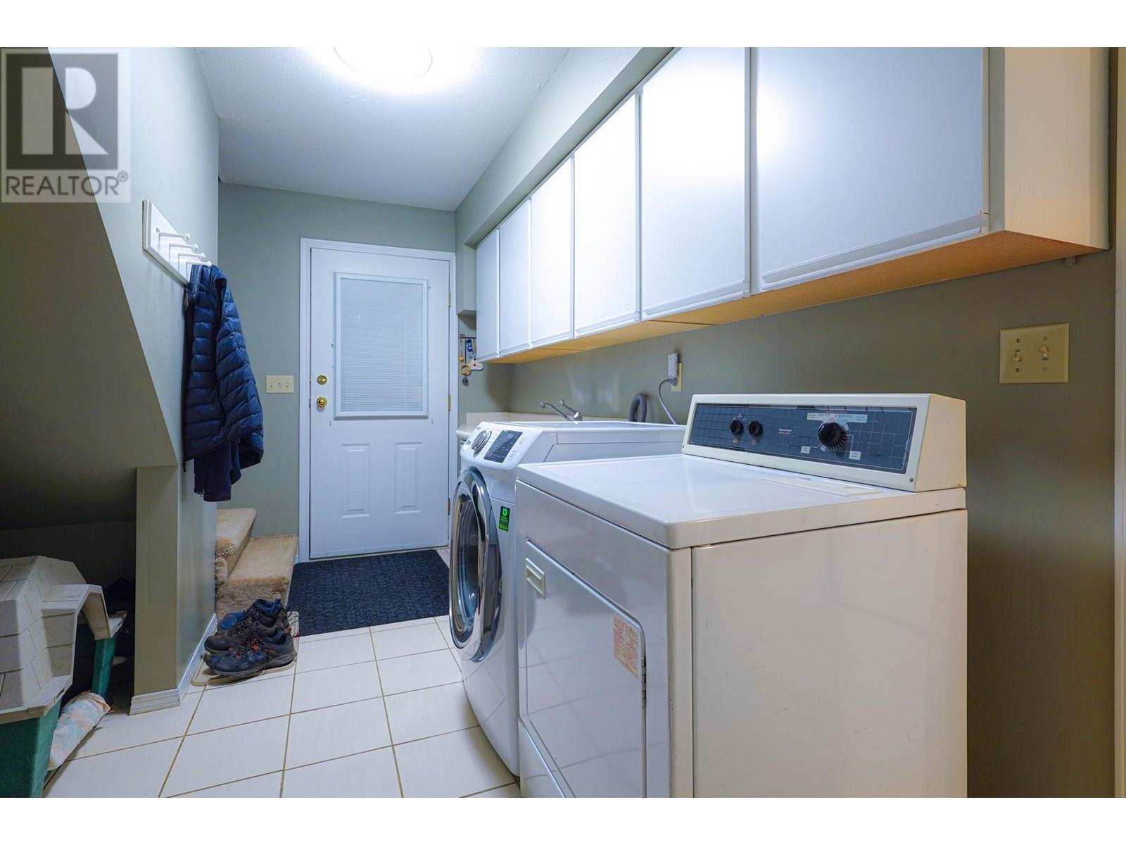 Photo 4 of 9738 Bakerview Drive, Richmond BC