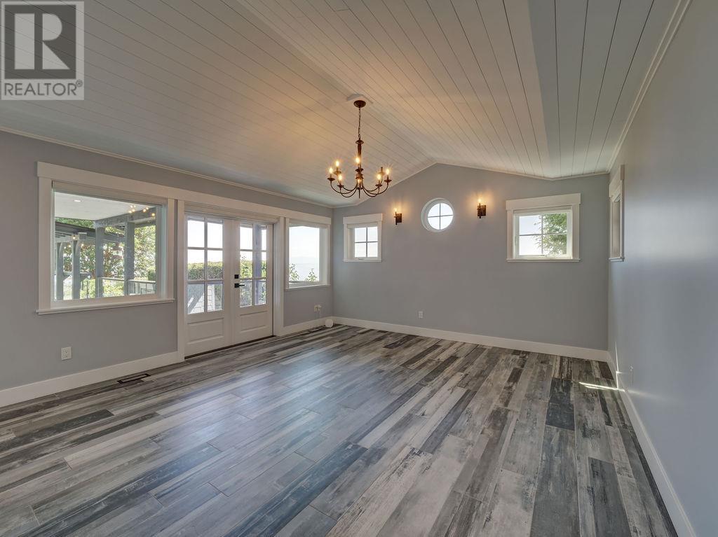 4 Bed, 4 Bath House for Sale in Roberts Creek – 3175-3177 BEACH AVENUE, Roberts Creek - Image 26