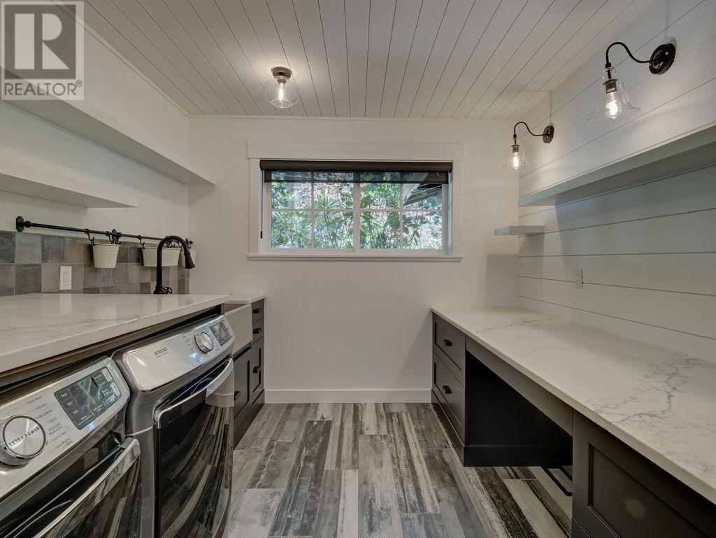 4 Bed, 4 Bath House for Sale in Roberts Creek – 3175-3177 BEACH AVENUE, Roberts Creek - Image 13