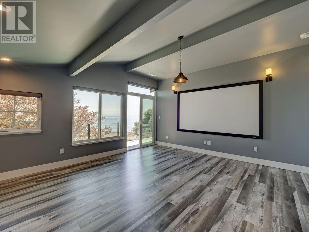 4 Bed, 4 Bath House for Sale in Roberts Creek – 3175-3177 BEACH AVENUE, Roberts Creek - Image 17