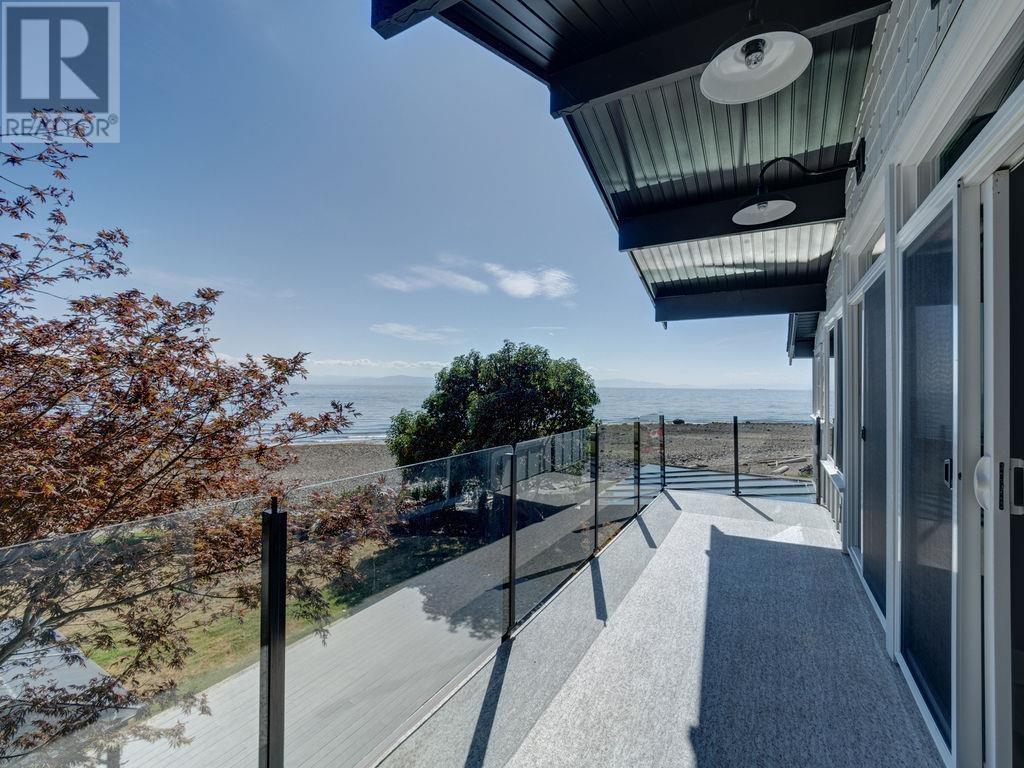 4 Bed, 4 Bath House for Sale in Roberts Creek – 3175-3177 BEACH AVENUE, Roberts Creek - Image 40