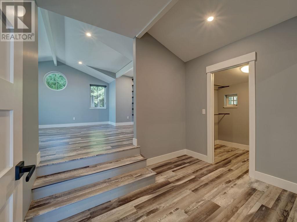 4 Bed, 4 Bath House for Sale in Roberts Creek – 3175-3177 BEACH AVENUE, Roberts Creek - Image 39