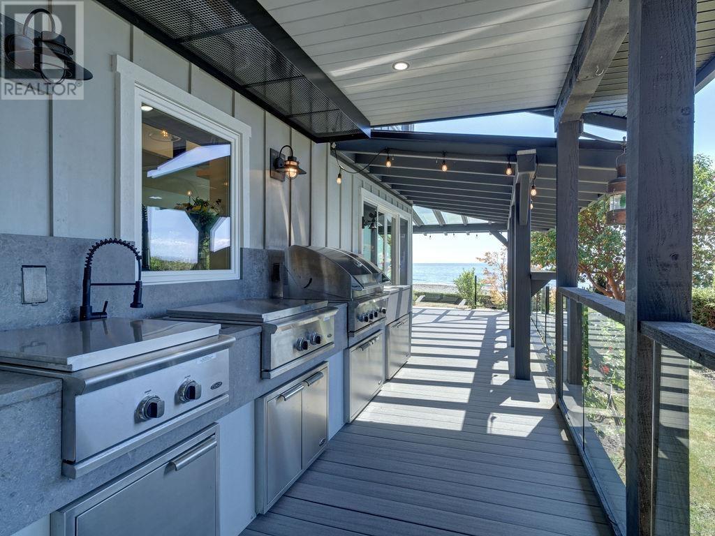4 Bed, 4 Bath House for Sale in Roberts Creek – 3175-3177 BEACH AVENUE, Roberts Creek - Image 27