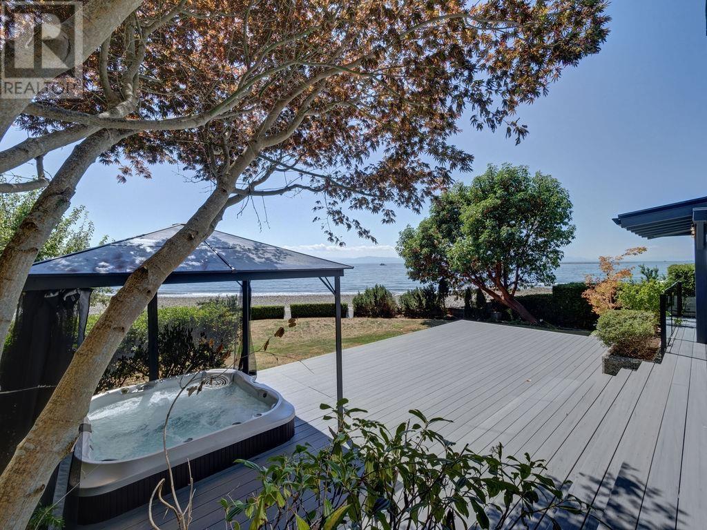 4 Bed, 4 Bath House for Sale in Roberts Creek – 3175-3177 BEACH AVENUE, Roberts Creek - Image 24