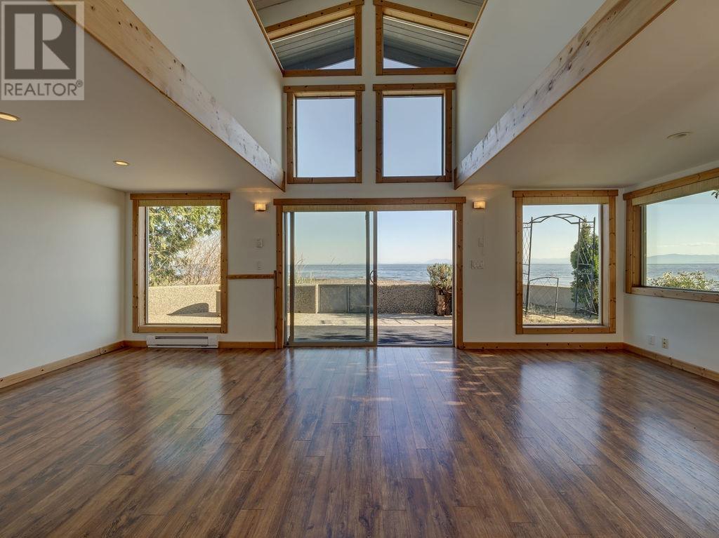 4 Bed, 4 Bath House for Sale in Roberts Creek – 3175-3177 BEACH AVENUE, Roberts Creek - Image 22