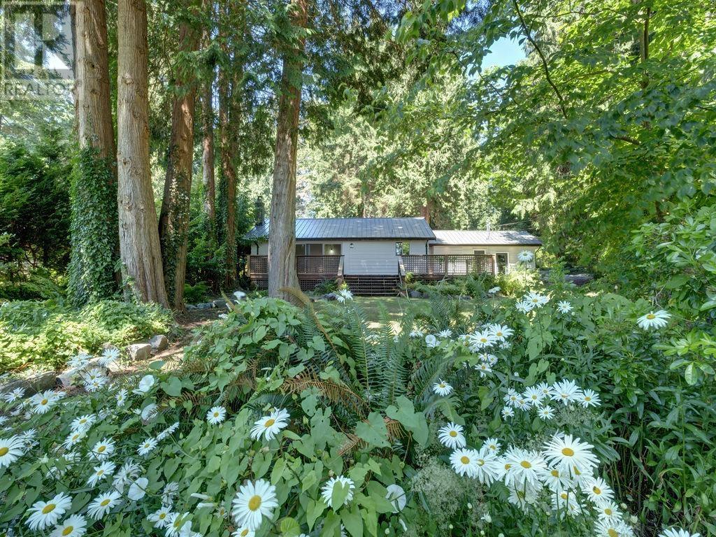 4 Bed, 4 Bath House for Sale in Roberts Creek – 3175-3177 BEACH AVENUE, Roberts Creek - Image 19