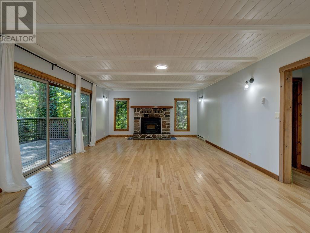 4 Bed, 4 Bath House for Sale in Roberts Creek – 3175-3177 BEACH AVENUE, Roberts Creek - Image 34