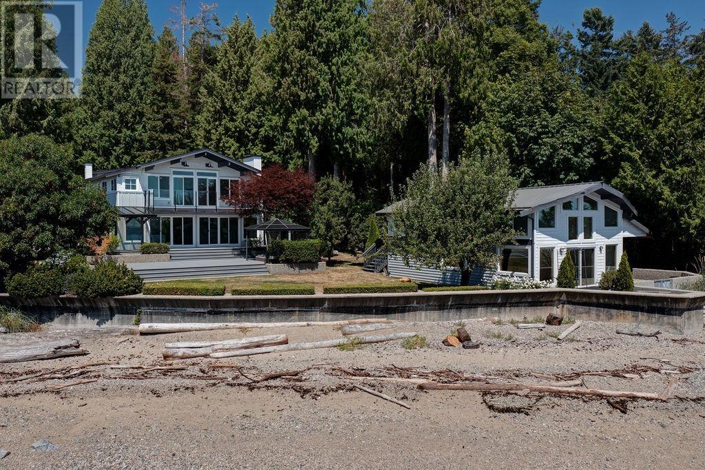4 Bed, 4 Bath House for Sale in Roberts Creek – 3175-3177 BEACH AVENUE, Roberts Creek - Image 32