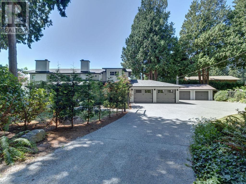 4 Bed, 4 Bath House for Sale in Roberts Creek – 3175-3177 BEACH AVENUE, Roberts Creek - Image 37