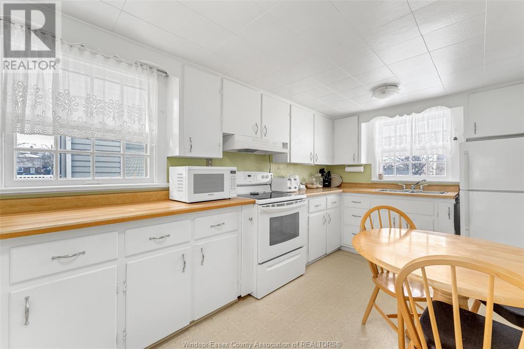 Photo 3 of 7154 St Rose Avenue, Windsor ON