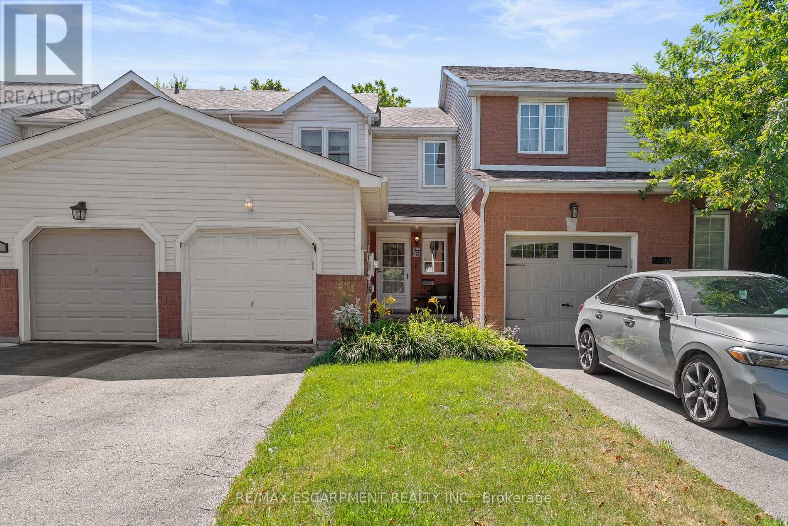 Photo 41 of 33 Walker Court, Grimsby ON