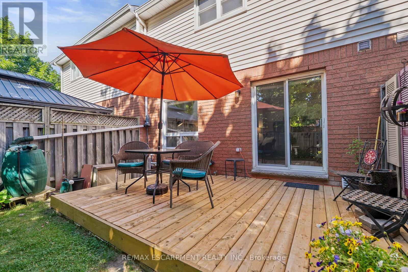 Photo 17 of 33 Walker Court, Grimsby ON