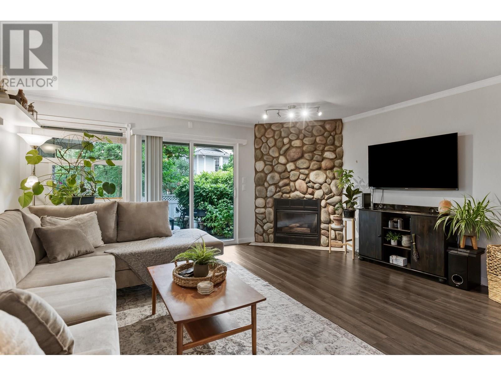Photo 16 of 31 12071 232 B Street, Maple Ridge BC