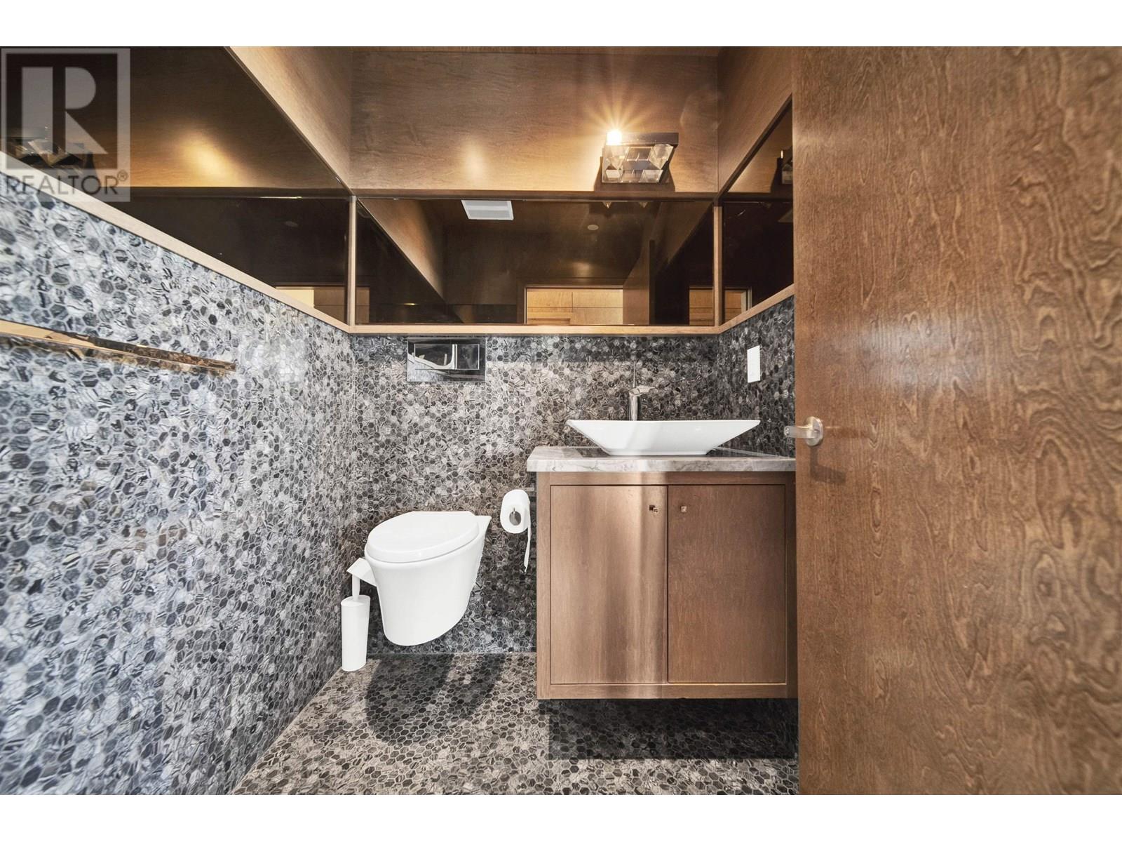 Photo 11 of Ph 2 2689 Kingsway, Vancouver BC