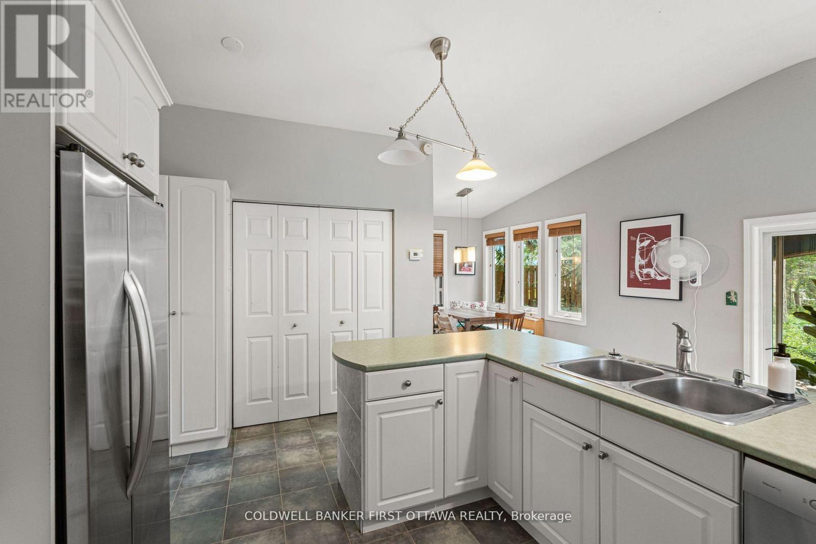 Photo 14 of 2704 Don Street, Ottawa ON