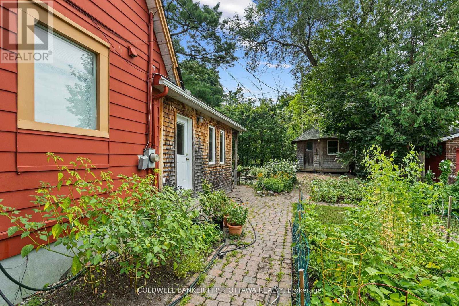 Photo 46 of 2704 Don Street, Ottawa ON
