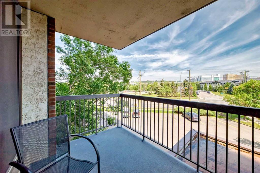 Single Family House for Sale in   Point Drive NW Point McKay Calgary 
