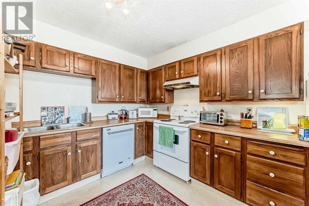 Single Family House for Sale in   Point Drive NW Point McKay Calgary 