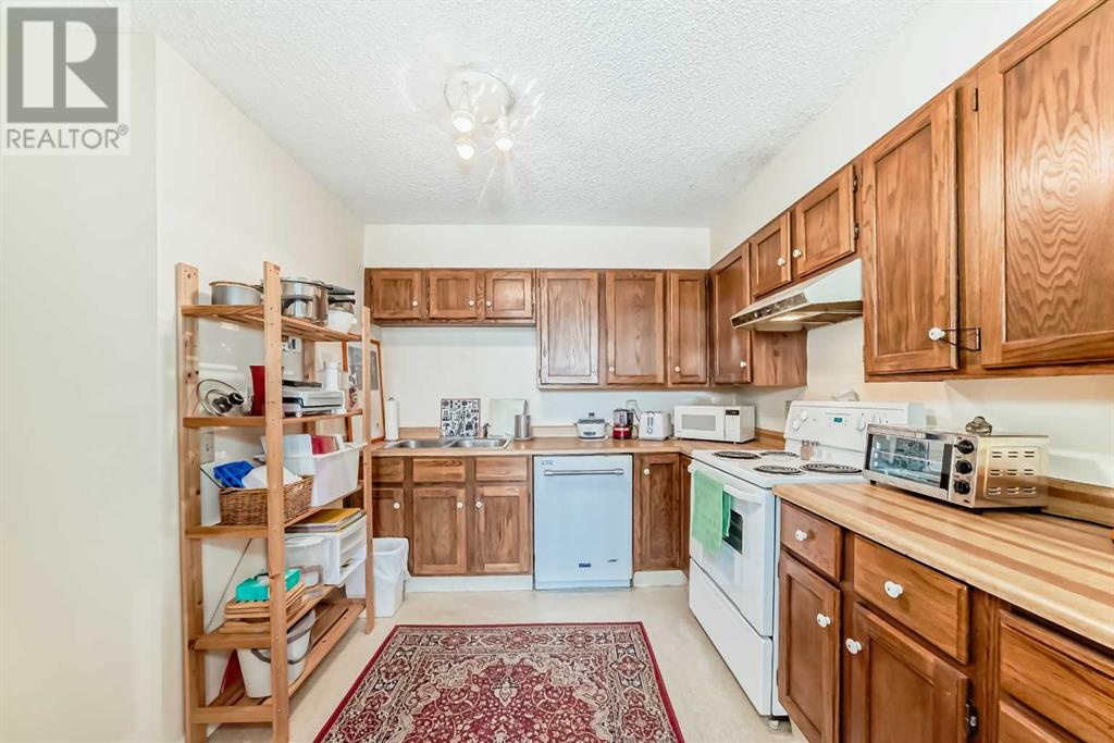 Single Family House for Sale in   Point Drive NW Point McKay Calgary 