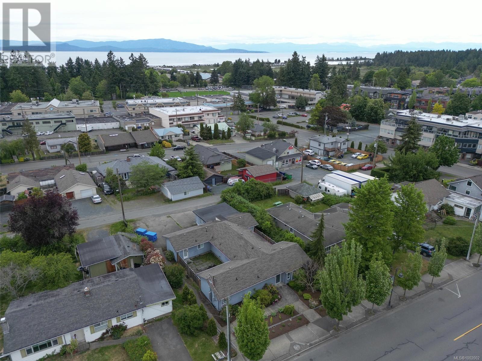 Photo 8 of 129 Jensen Ave E, Parksville BC