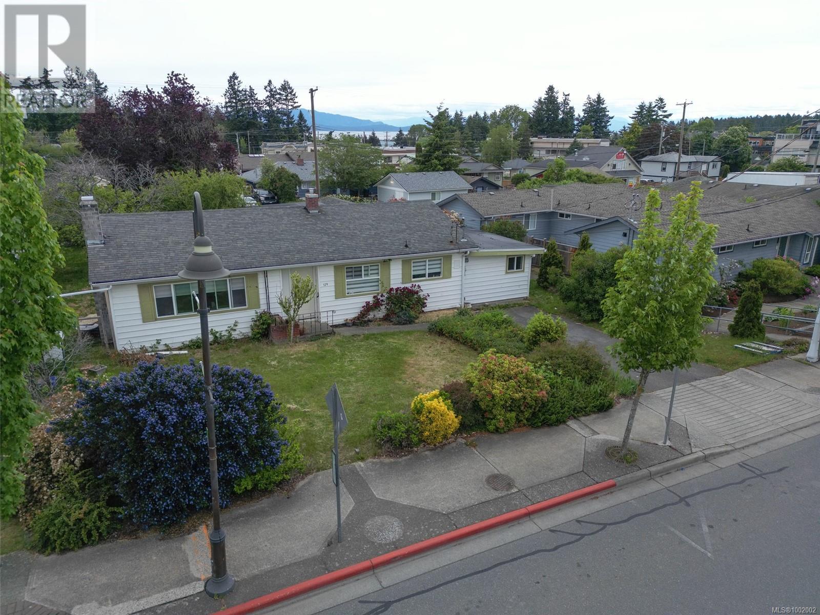 Photo 3 of 129 Jensen Ave E, Parksville BC