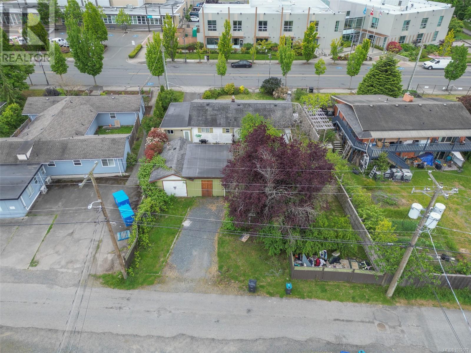 Photo 12 of 129 Jensen Ave E, Parksville BC