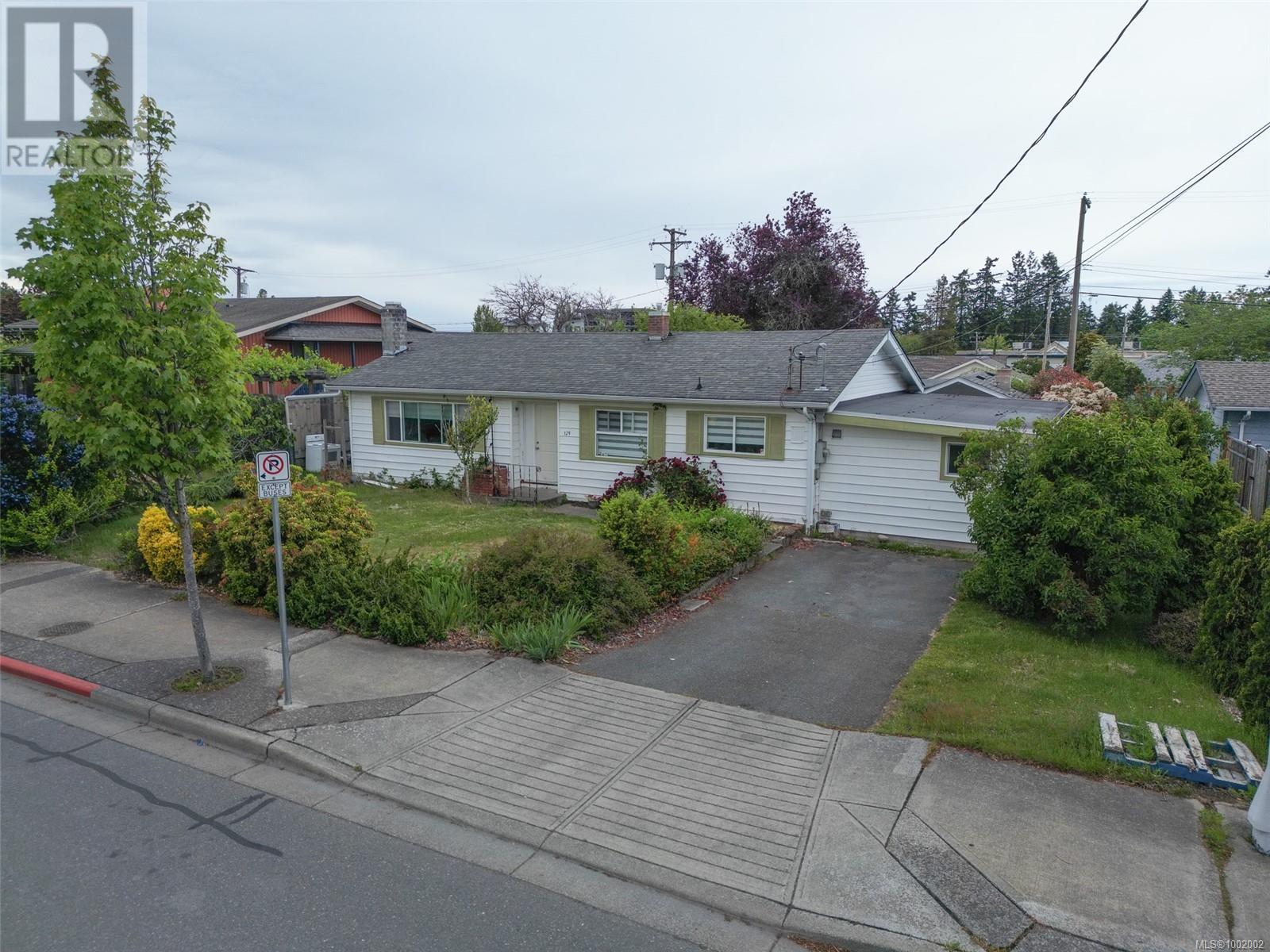 Photo 14 of 129 Jensen Ave E, Parksville BC