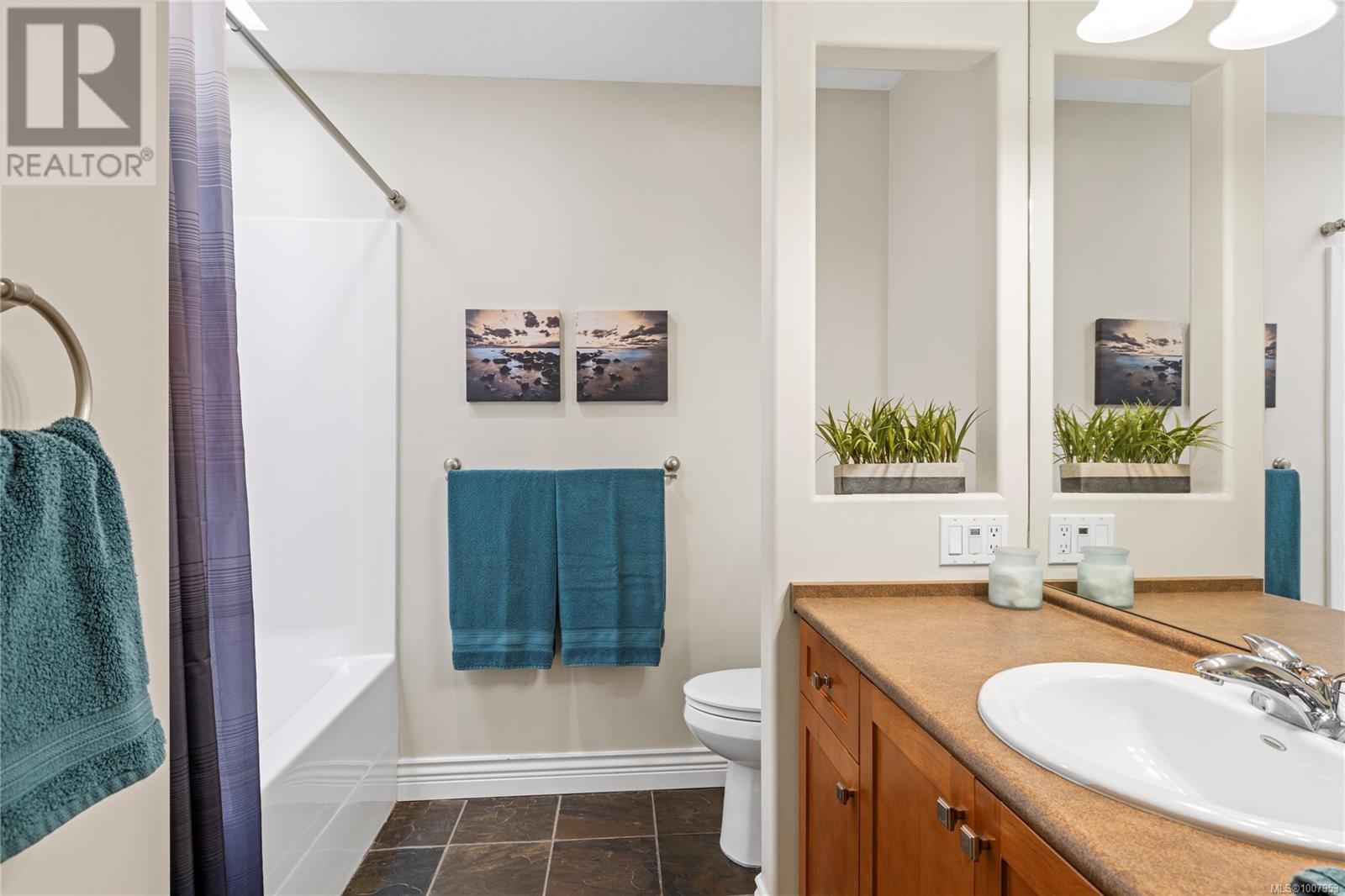 Photo 26 of 1281 Roberton Blvd, Parksville BC