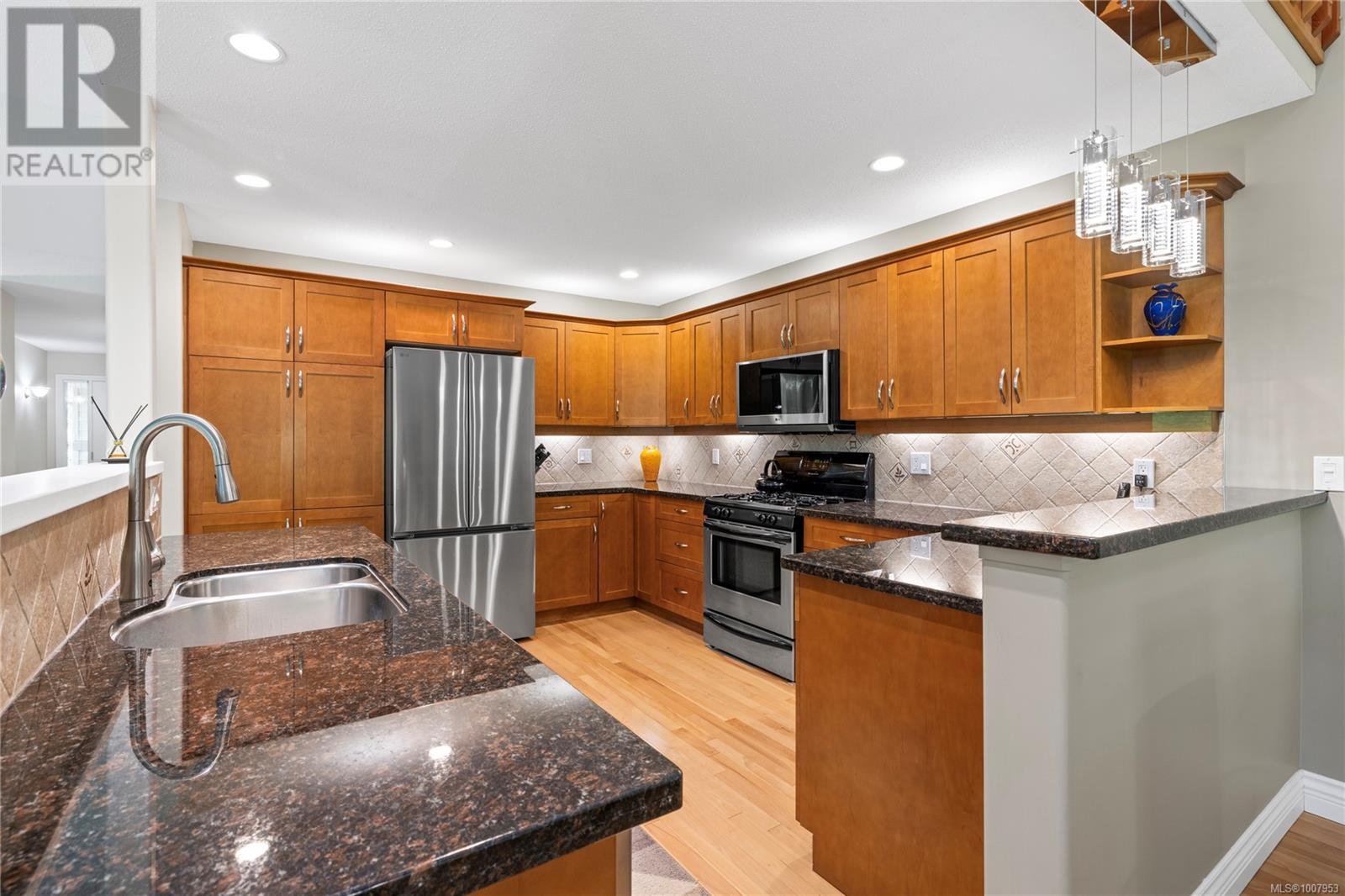 Photo 30 of 1281 Roberton Blvd, Parksville BC