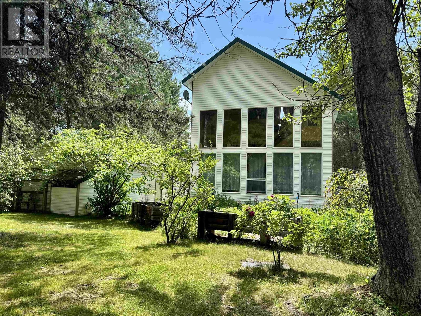 830 BEAVEN CRESCENT, Valemount