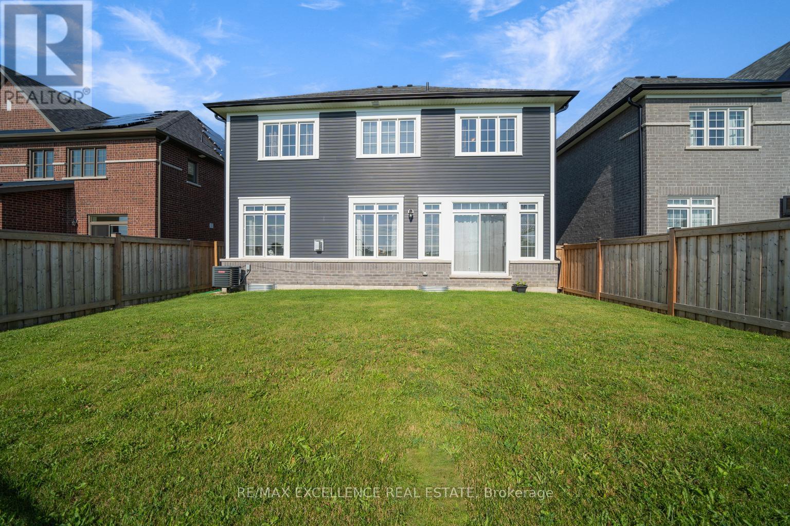 Photo 34 of 134 Strachan Trail, New Tecumseth ON