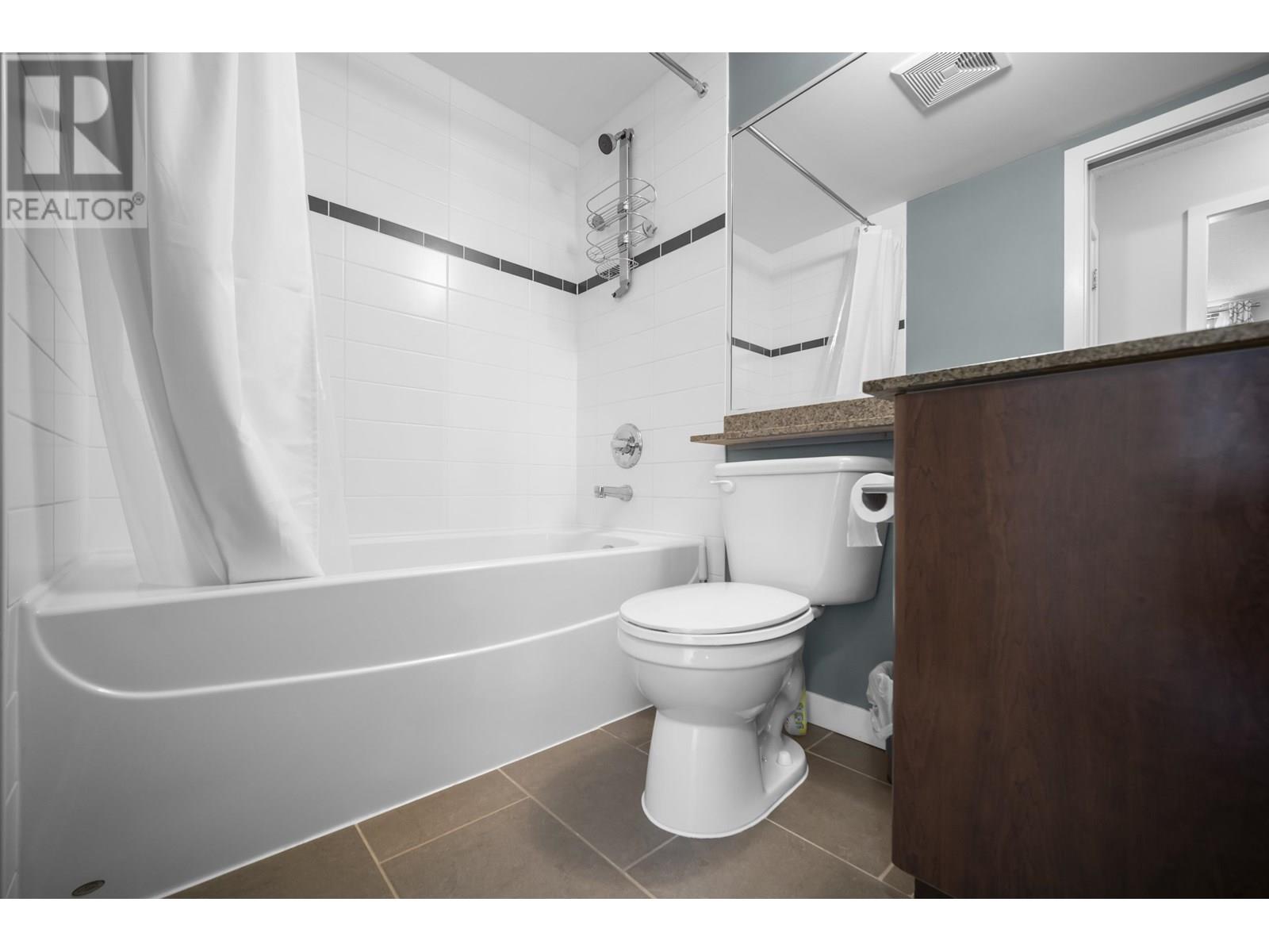 Photo 4 of 501 618 Abbott Street, Vancouver BC