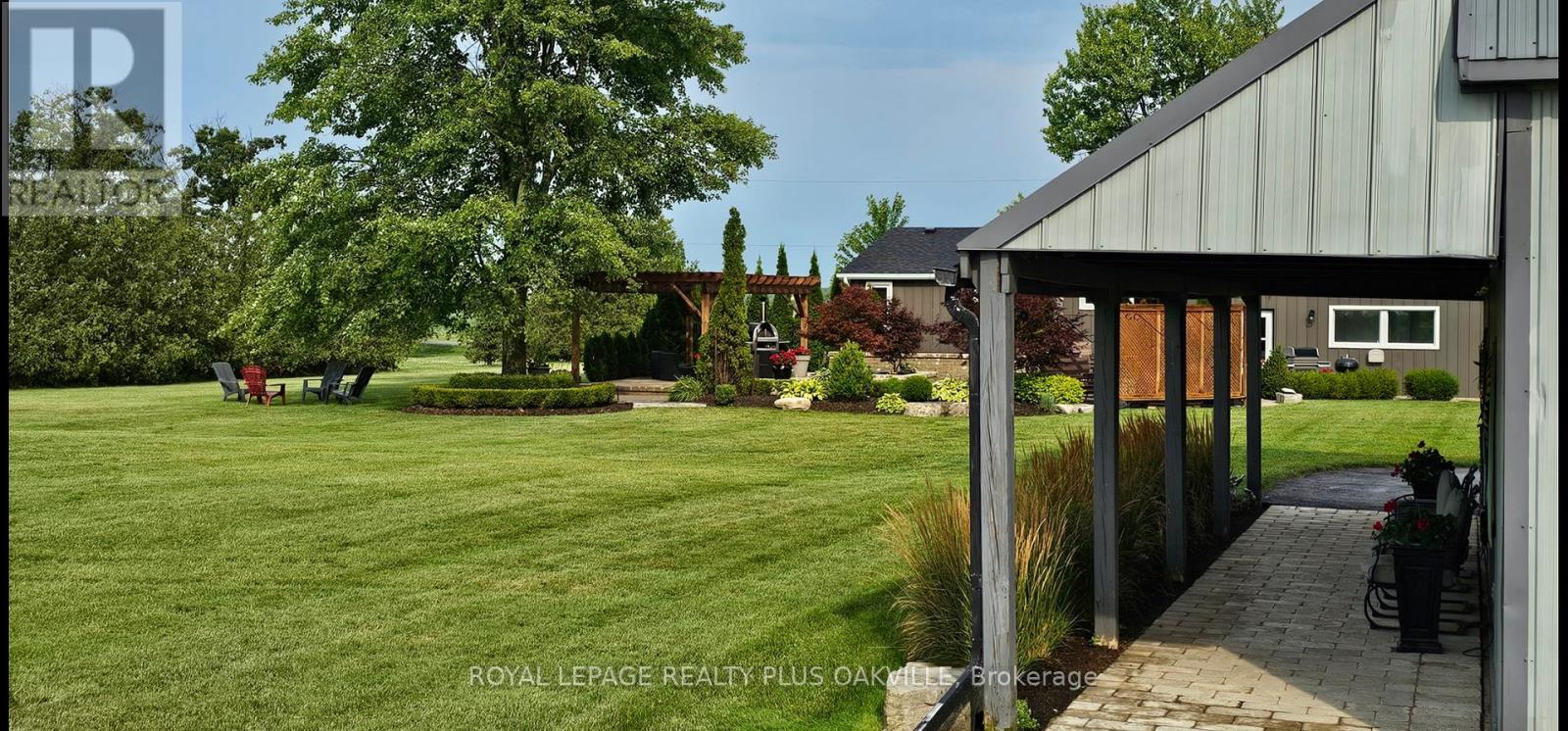 Photo 8 of 322 Russ Road, Grimsby ON