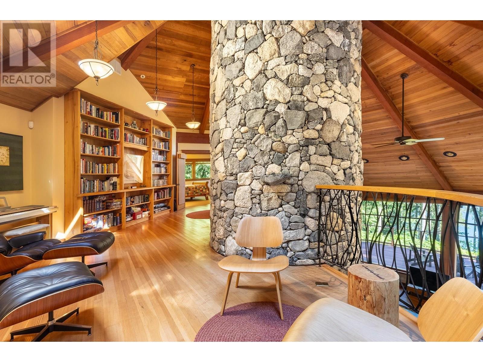 12929 SUNSHINE COAST HIGHWAY, Madeira Park