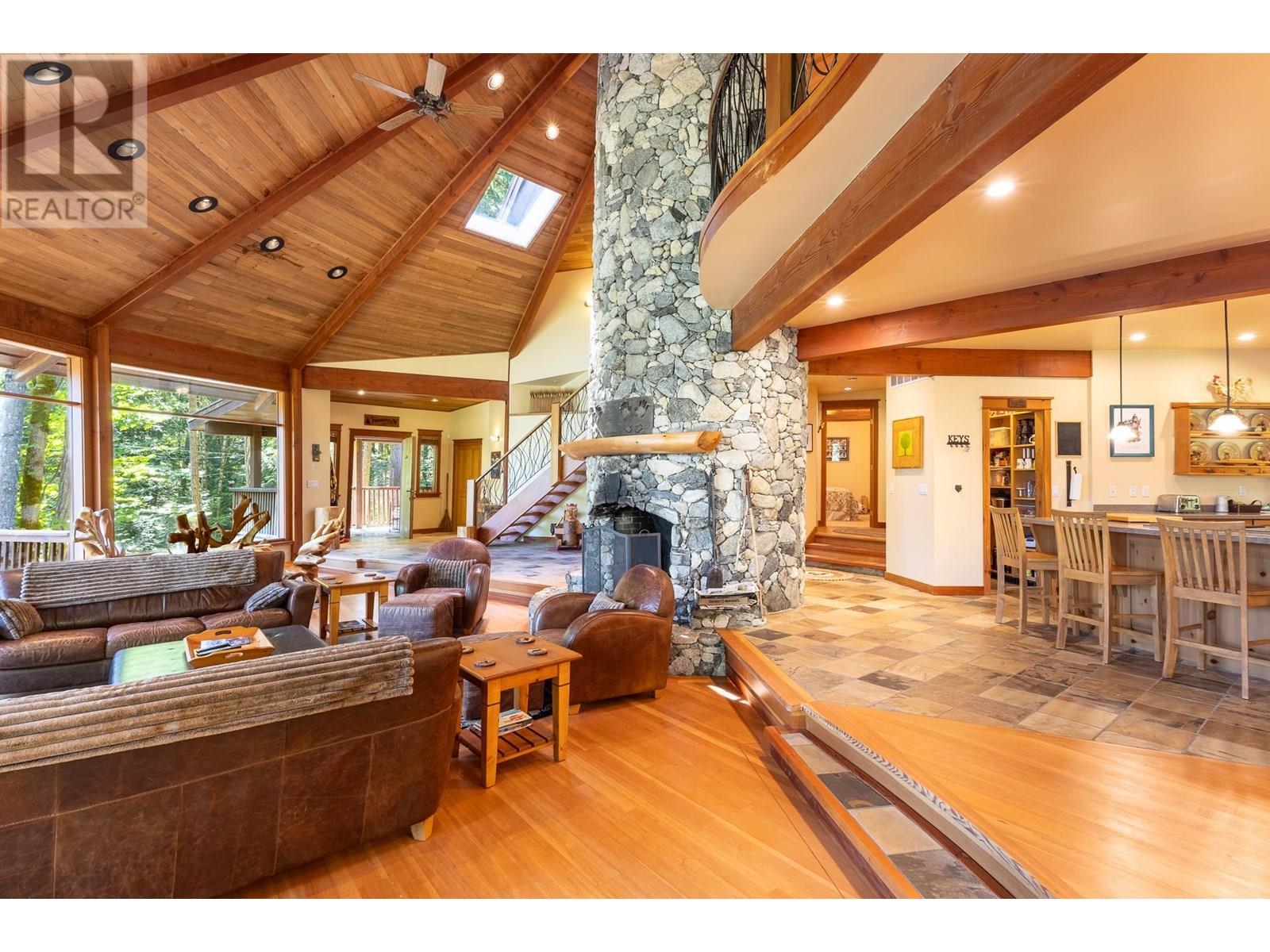 12929 SUNSHINE COAST HIGHWAY, Madeira Park