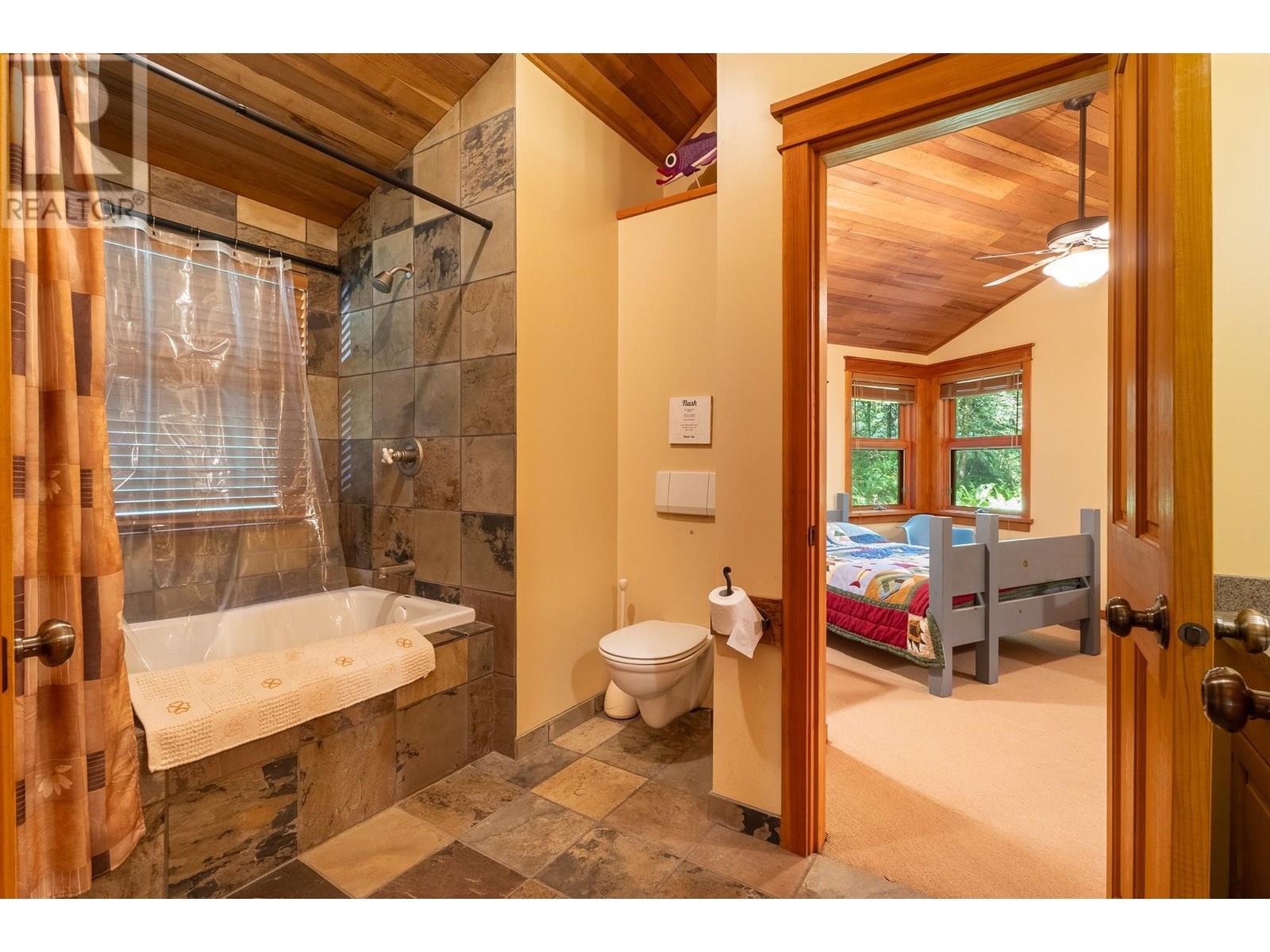 12929 SUNSHINE COAST HIGHWAY, Madeira Park