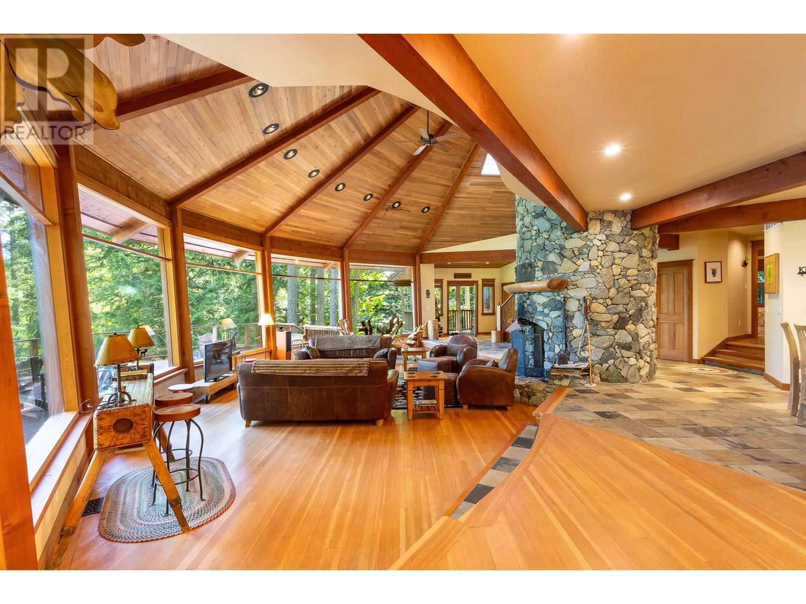 12929 SUNSHINE COAST HIGHWAY, Madeira Park