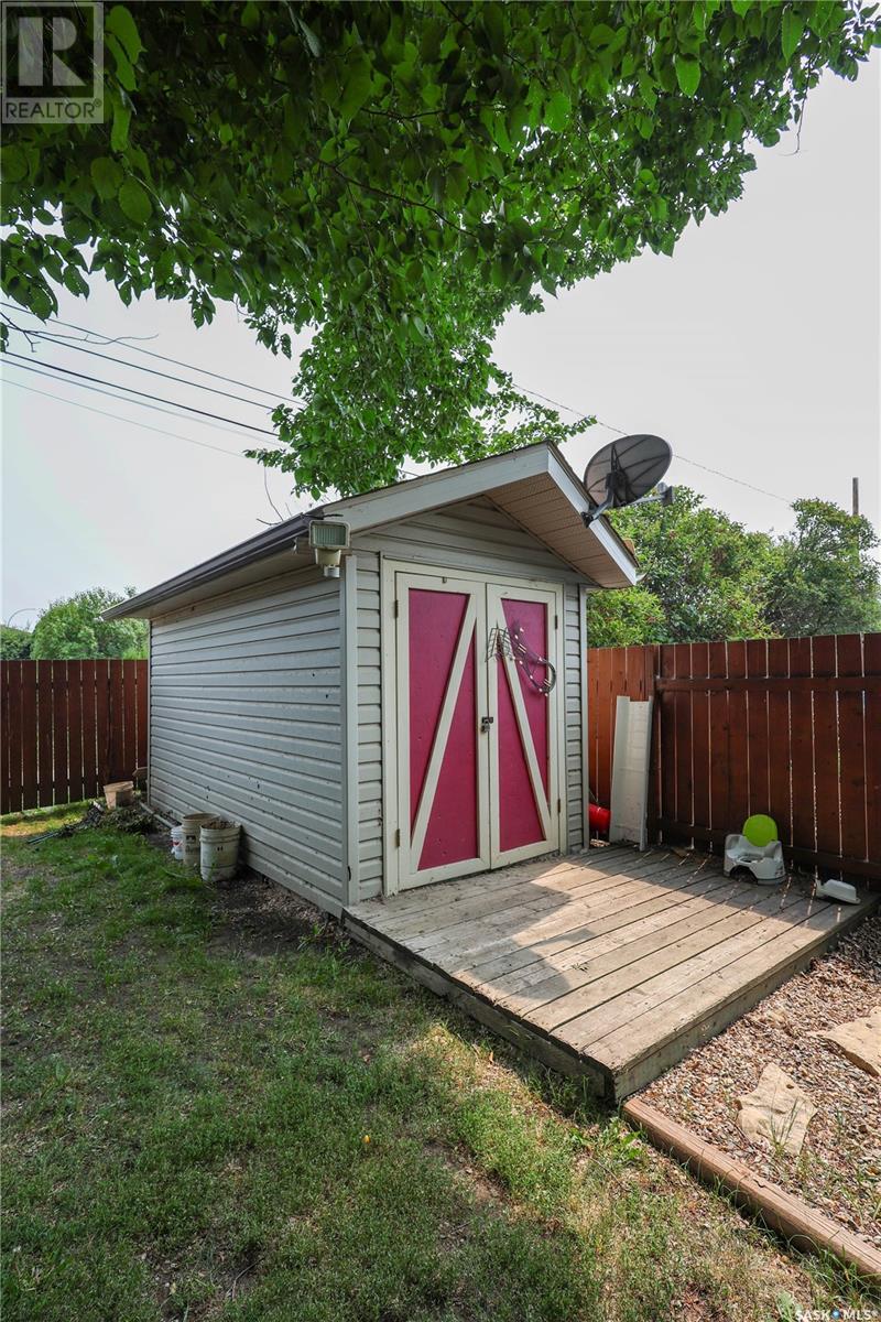Photo 5 of 2640 3rd Avenue E, Prince Albert SK