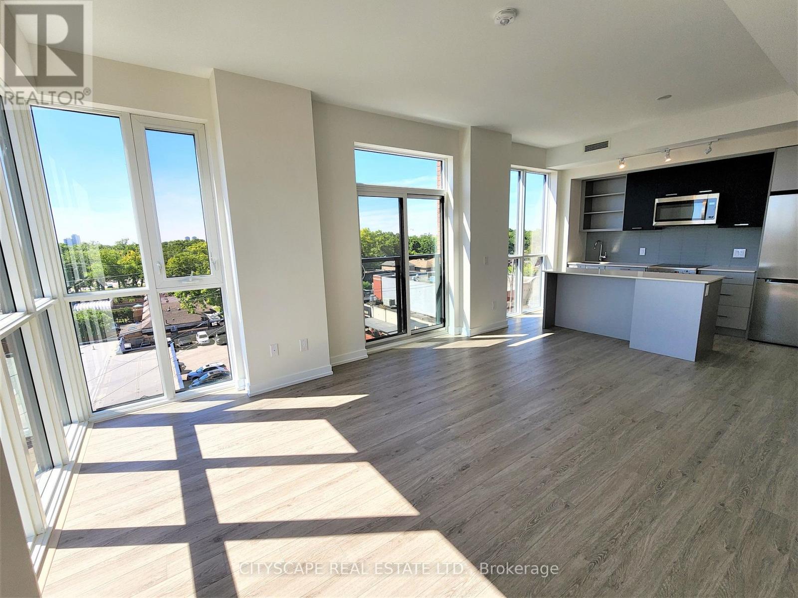 Photo 31 of 608 2300 St Clair Avenue W, Toronto ON
