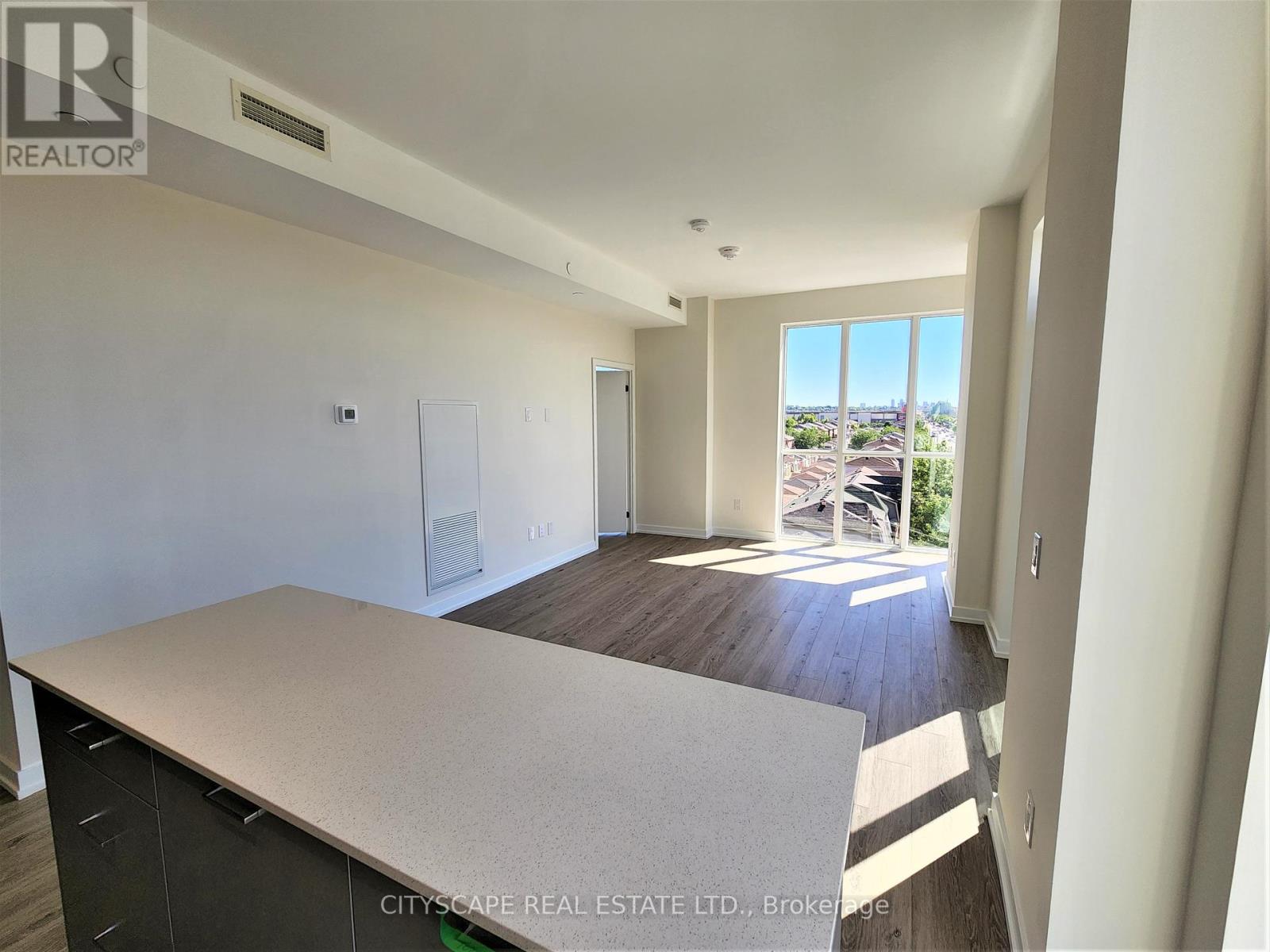 Photo 19 of 608 2300 St Clair Avenue W, Toronto ON