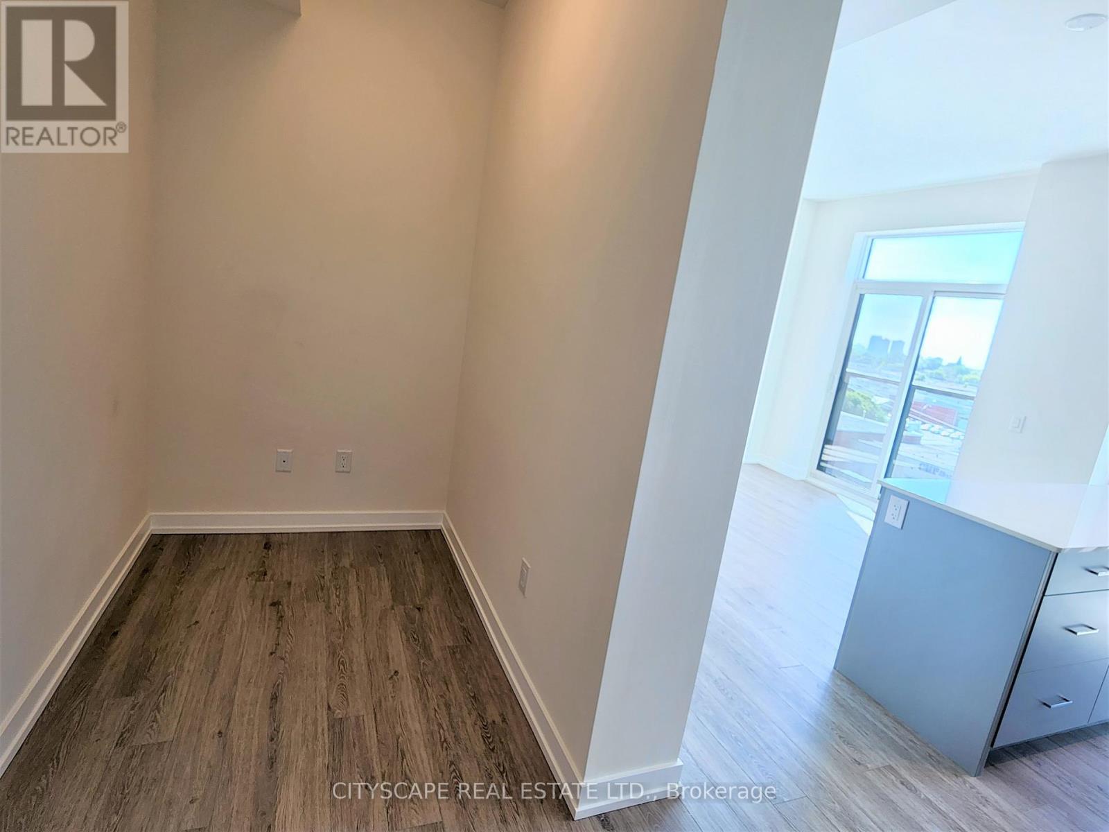 Photo 18 of 608 2300 St Clair Avenue W, Toronto ON