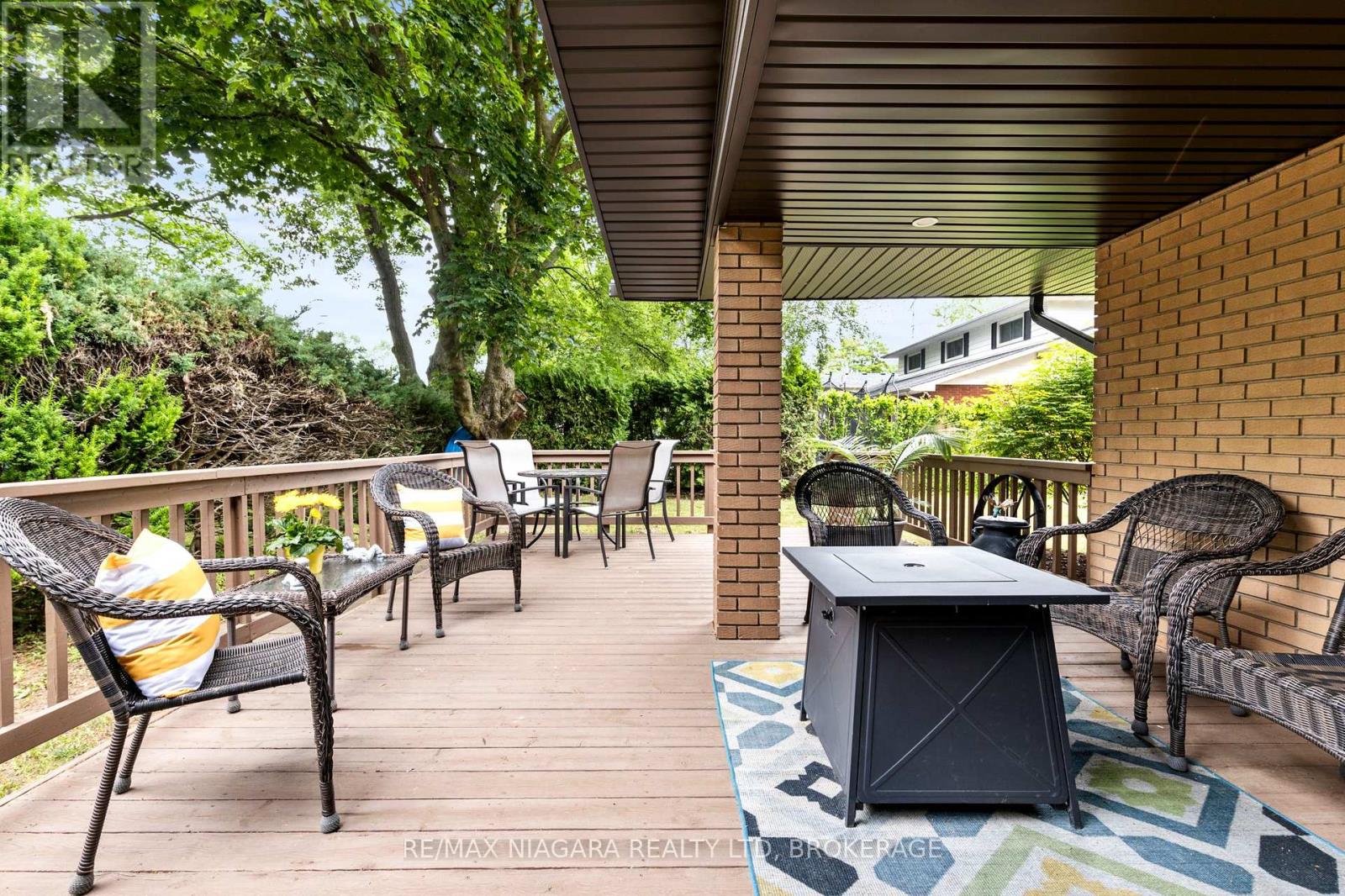 Photo 2 of 27 Daleview Crescent, Pelham ON
