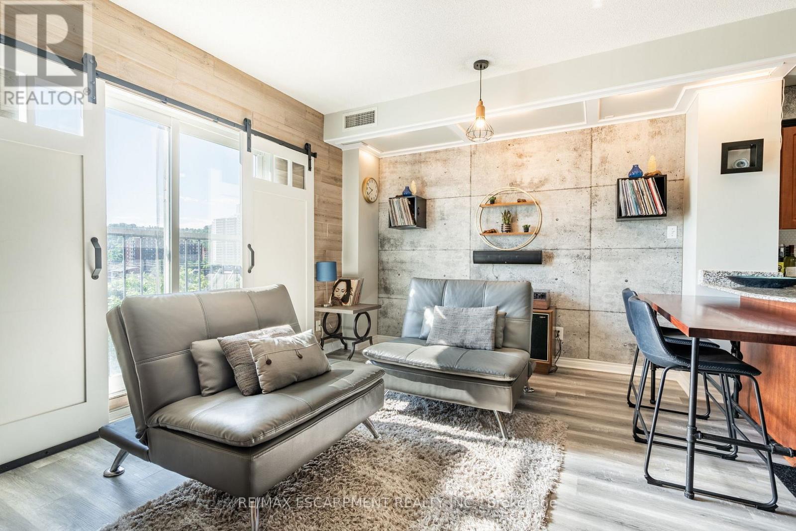 Photo 11 of 612 135 James Street S, Hamilton ON