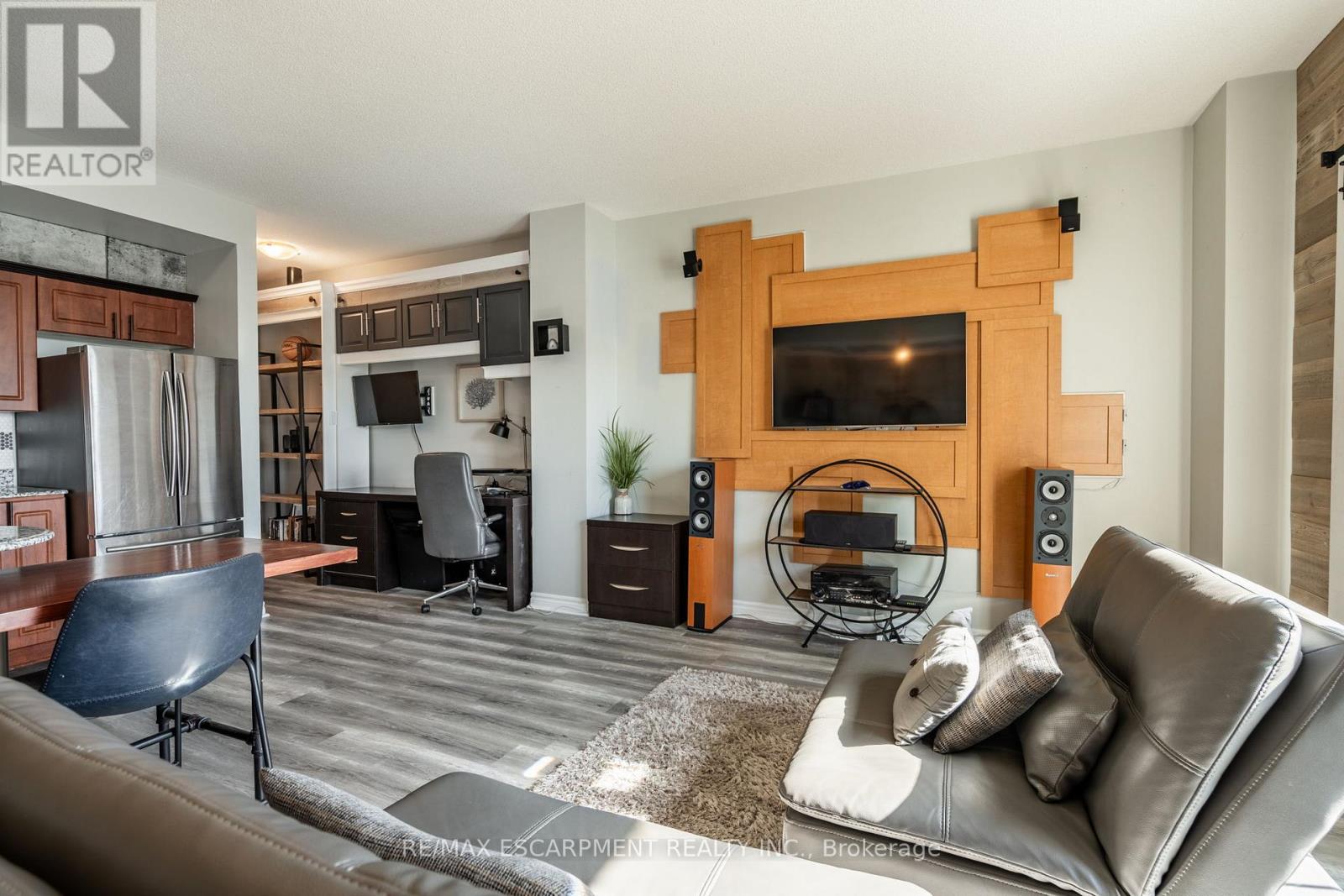 Photo 8 of 612 135 James Street S, Hamilton ON