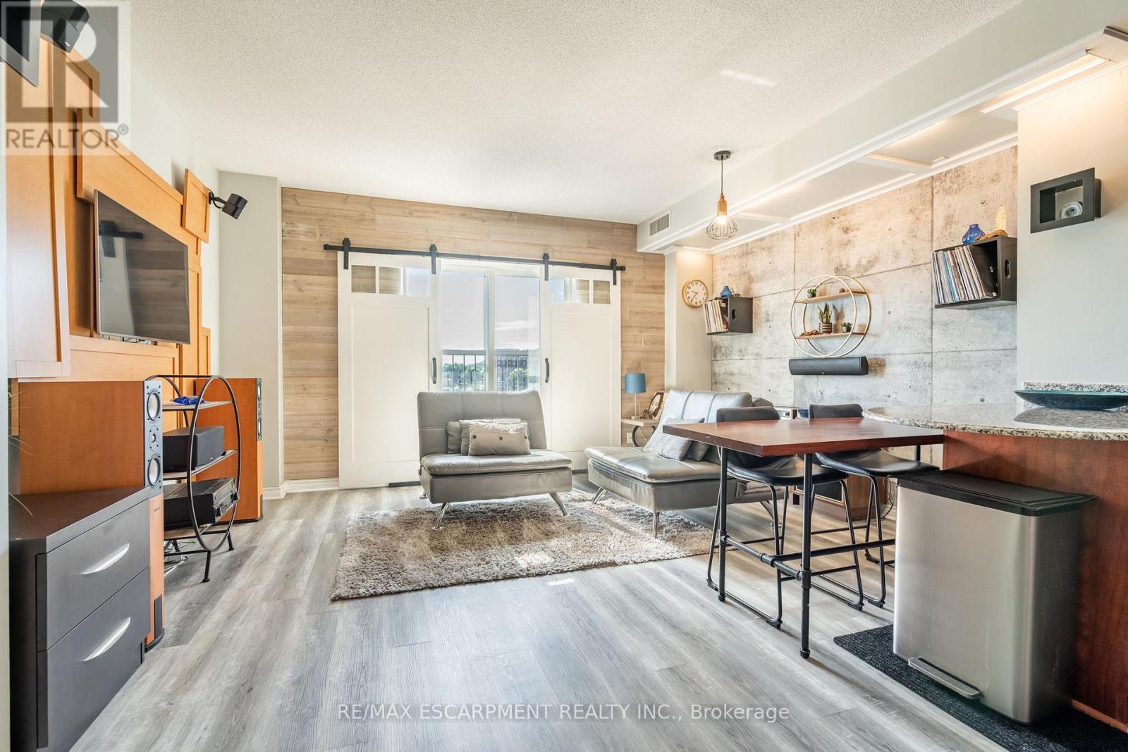 Photo 38 of 612 135 James Street S, Hamilton ON
